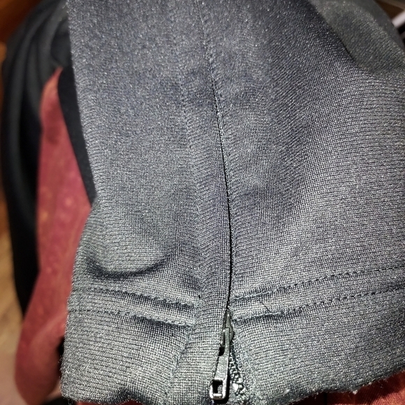 Adidas women's black jogging pants large front pockets - Picture 5 of 10